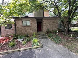 8087 Charter Oak Ln in Charlotte, NC - Building Photo