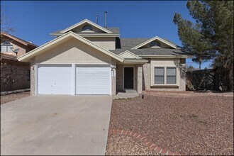 695 Bluff Canyon Cir in El Paso, TX - Building Photo - Building Photo