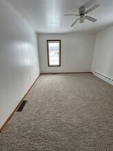 108 1st Ave SW in Medford, MN - Building Photo - Building Photo