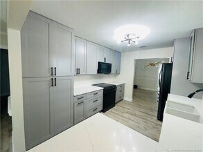 2061 NE Hoya Calle in Jensen Beach, FL - Building Photo - Building Photo