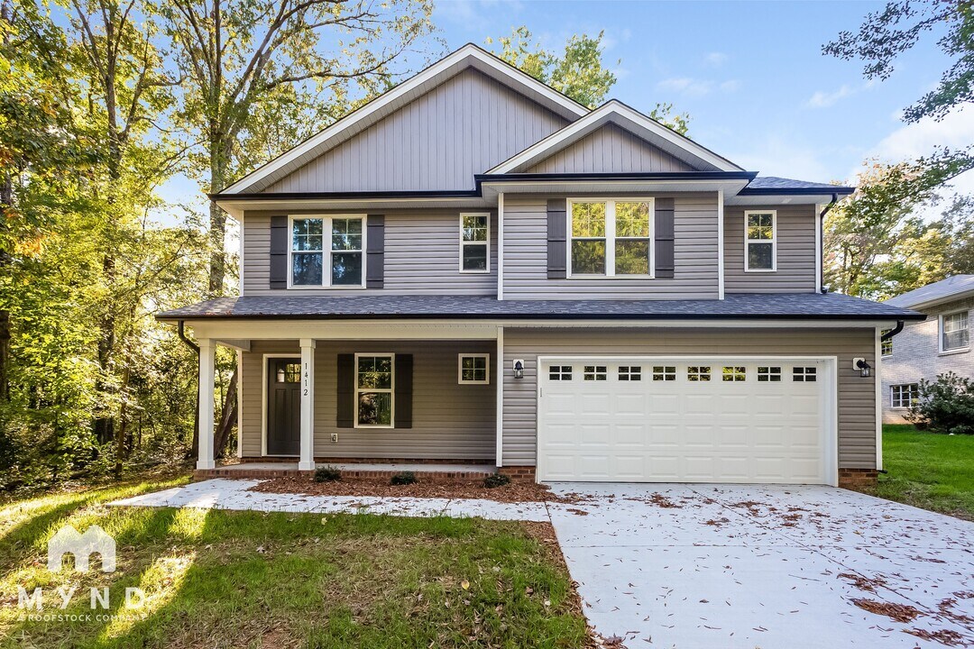 1412 Browdis Ave in Kannapolis, NC - Foto de edificio