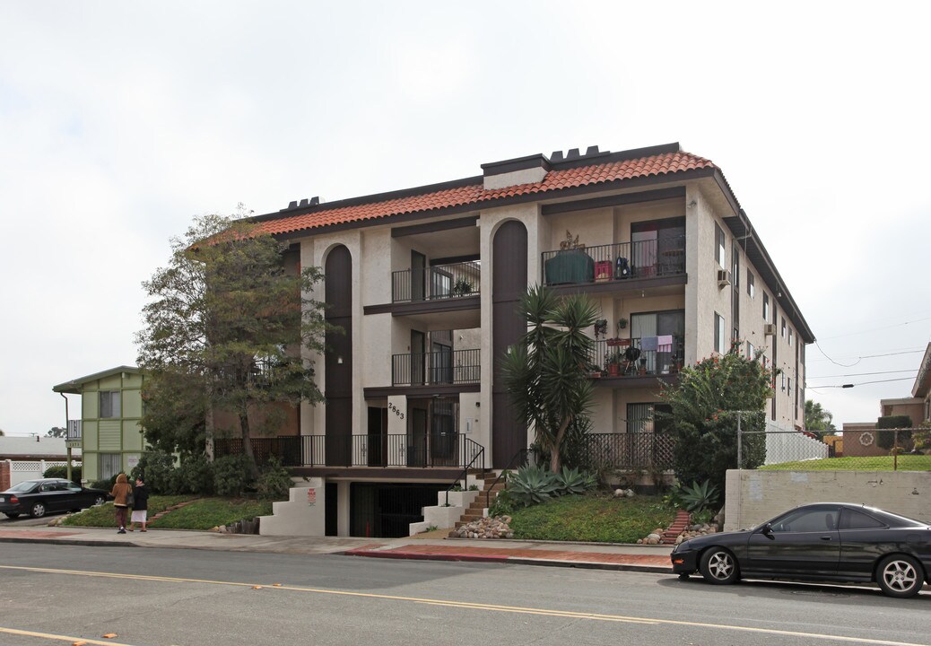 2863 Broadway in San Diego, CA - Building Photo