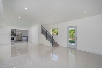 590 SW 23rd Ave in Miami, FL - Building Photo - Building Photo