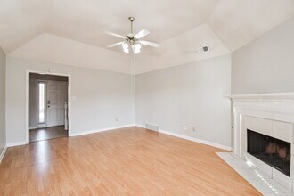 4560 Wood Fox Cove in Memphis, TN - Building Photo - Building Photo