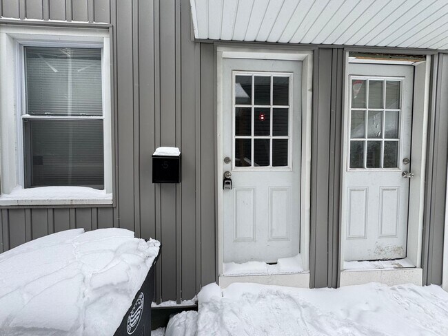 3026 Monroe Ave in Cleveland, OH - Building Photo - Building Photo