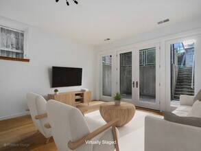 842 N Wolcott Ave, Unit 1 in Chicago, IL - Building Photo - Building Photo