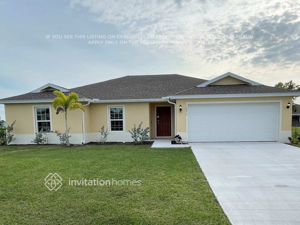 16257 Alcira Cir in Punta Gorda, FL - Building Photo