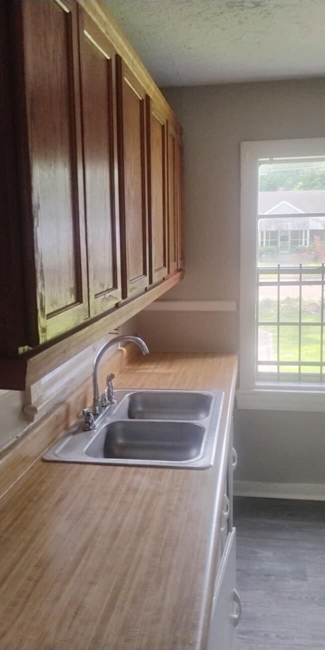 284 Redwood Ave in Jackson, MS - Building Photo - Building Photo