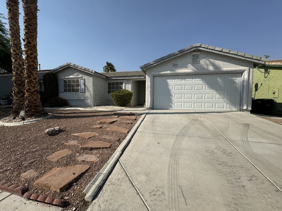 2024 Fountain Valley Way in North Las Vegas, NV - Building Photo