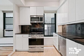 352 W 117th St in New York, NY - Building Photo - Building Photo