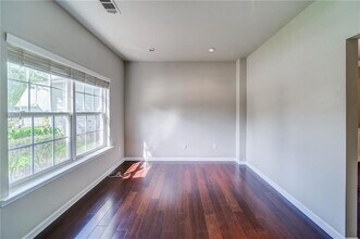 223 Mincey Way in Woodstock, GA - Foto de edificio - Building Photo
