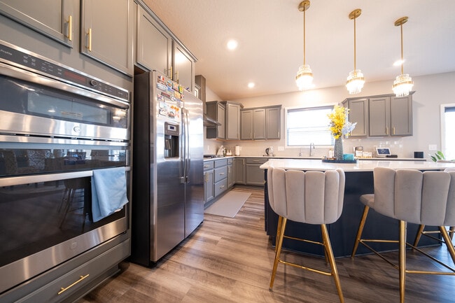 8380 Abercrombie Ln in Woodbury, MN - Building Photo - Building Photo