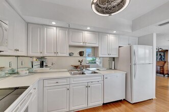 8200 Lakeshore Dr, Unit 506 in Hypoluxo, FL - Building Photo - Building Photo