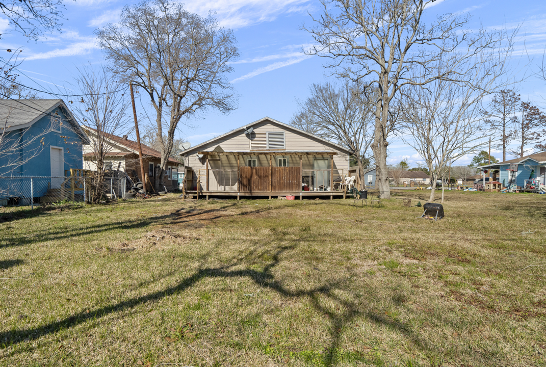 4808 35th St E in Dickinson, TX - Building Photo