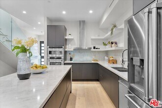 2016 Stanley Hills Dr in Los Angeles, CA - Building Photo - Building Photo