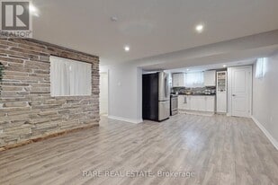 508 Upper Gage Ave in Hamilton, ON - Building Photo