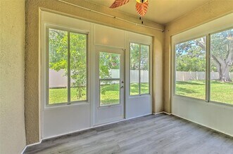 2111 Broadway View Ave in Brandon, FL - Building Photo - Building Photo