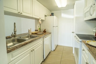 277 Hermitage Hill Way, Unit 204B in Valrico, FL - Foto de edificio - Building Photo