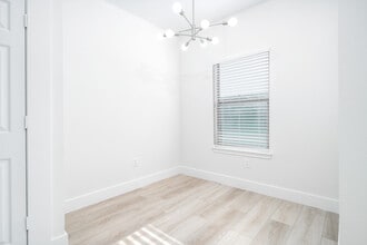 The Villages at Lost Creek in San Antonio, TX - Building Photo - Building Photo