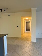 6434 Emerald Dunes Dr, Unit 302 in West Palm Beach, FL - Foto de edificio - Building Photo