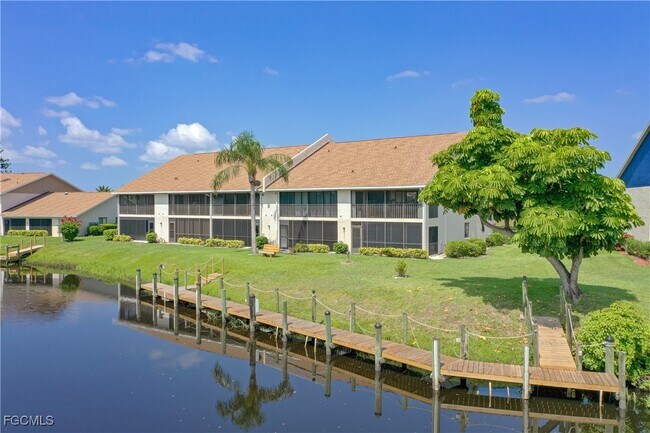 15140 Riverbend Blvd in North Fort Myers, FL - Building Photo - Building Photo