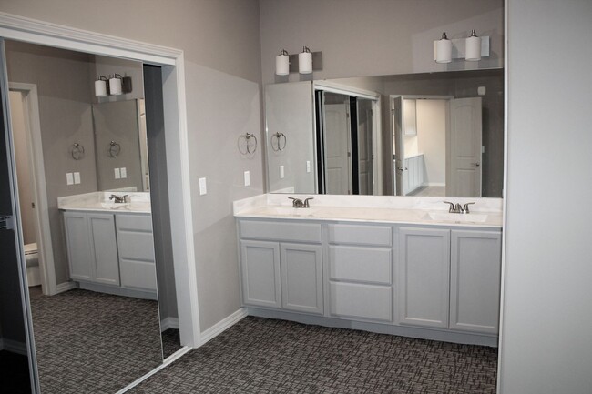 200 Majestic Dr in Branson, MO - Building Photo - Building Photo
