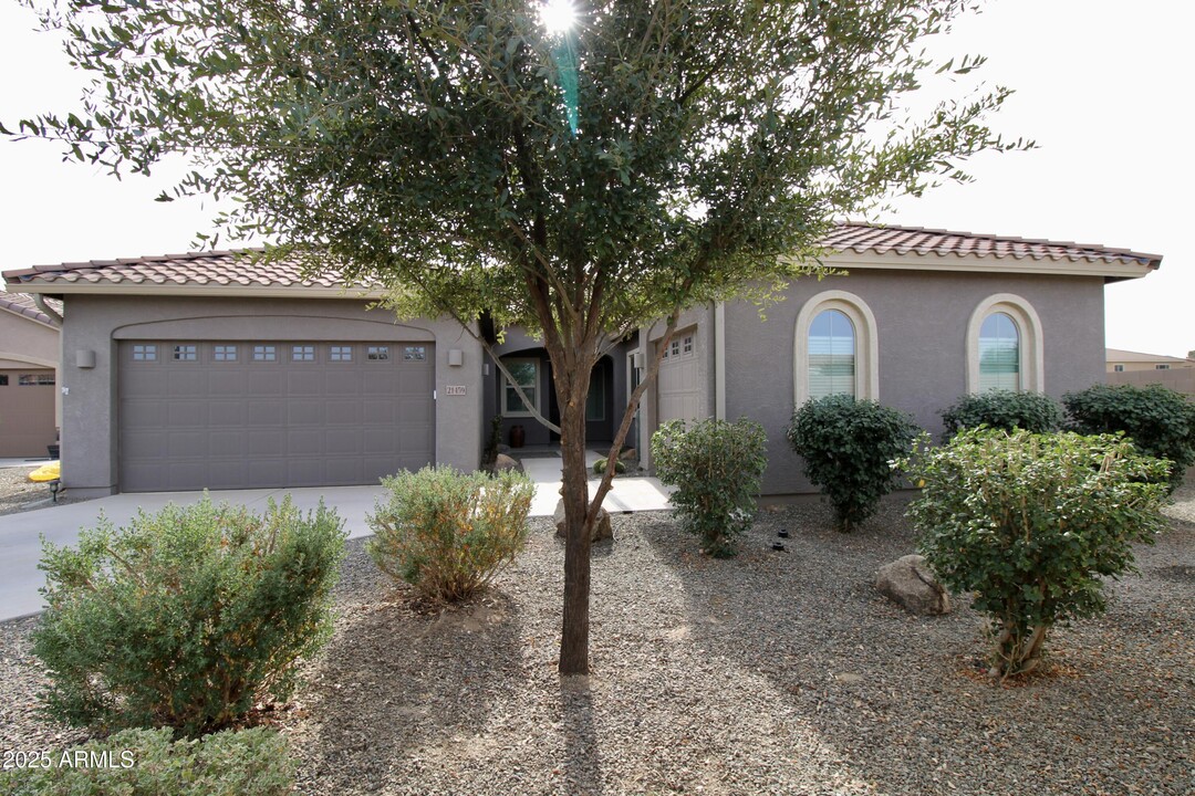 21459 E Sunset Dr in Queen Creek, AZ - Building Photo