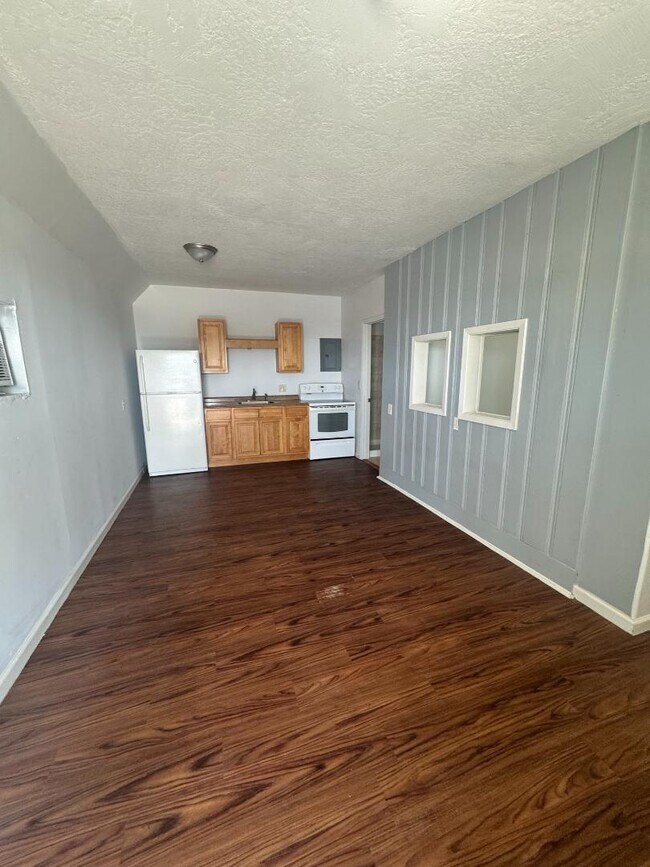 3670 Dixie Hwy NE in Palm Bay, FL - Building Photo - Building Photo