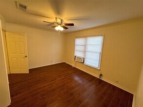 1326 W Shepherd St, Unit 1328 in Denison, TX - Foto de edificio - Building Photo