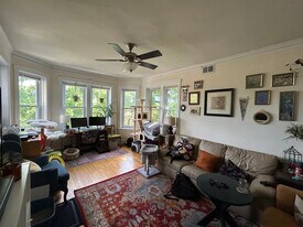 2555 W Eastwood Ave, Unit 3 in Chicago, IL - Building Photo