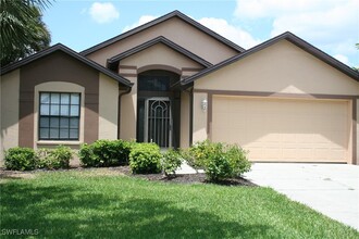 15472 Admiralty Cir in North Fort Myers, FL - Building Photo - Building Photo