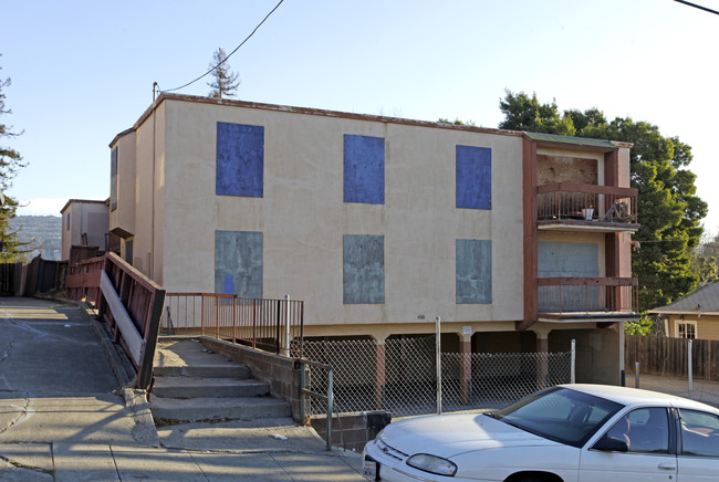 4124 Lyon Ave in Oakland, CA - Building Photo - Building Photo