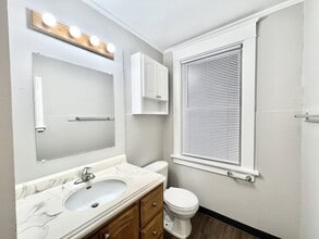 509 E Milwaukee St, Unit 3 in Janesville, WI - Building Photo - Building Photo