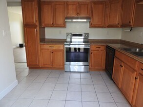 4845 Santa Cruz Ave in San Diego, CA - Building Photo - Building Photo
