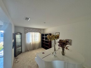 43450 Edith Ln in Lancaster, CA - Foto de edificio - Building Photo