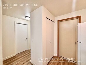 21911 58th Ave W in Mountlake Terrace, WA - Building Photo - Building Photo