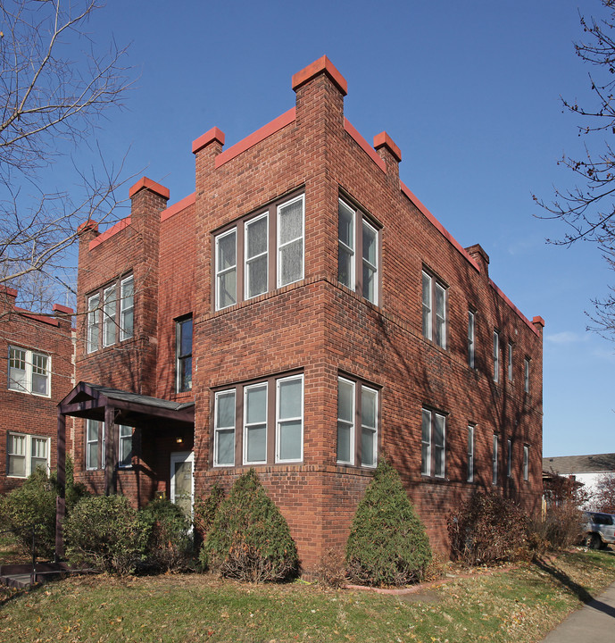 67 Isabel St W in St. Paul, MN - Building Photo