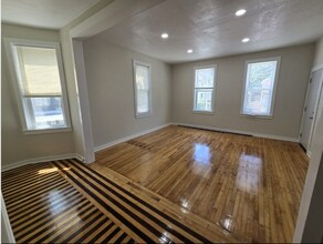 1726 N Arlington Pl, Unit Lower Unit in Milwaukee, WI - Building Photo - Building Photo