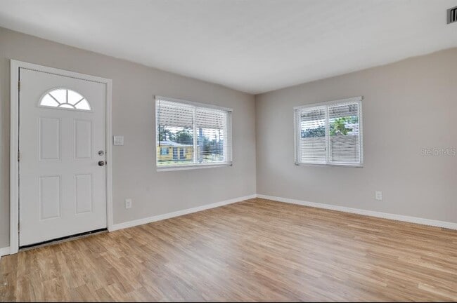 6741 Hibiscus Ave S in South Pasadena, FL - Building Photo - Building Photo