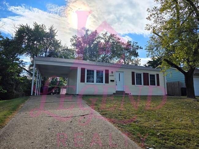 property at 2490 Hawthorne Manor Dr