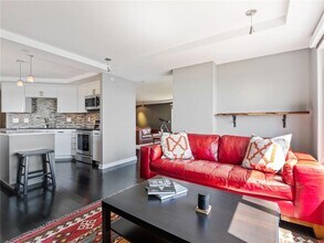 2950 Dean Pkwy-Unit -1501 in Minneapolis, MN - Foto de edificio - Building Photo