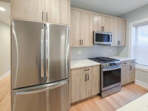 2537 N Campbell Ave, Unit 1 in Chicago, IL - Foto de edificio - Building Photo