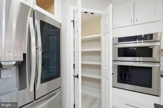 28 Sterling Ct in Rockville, MD - Building Photo - Building Photo