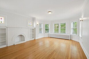 6034 N Rockwell St, Unit 2nd FL in Chicago, IL - Building Photo