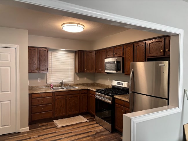 19499 Co Rd 2, Unit 1 in Bristol, IN - Foto de edificio - Building Photo