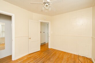 1927 Olive St in Cedar Falls, IA - Building Photo - Building Photo