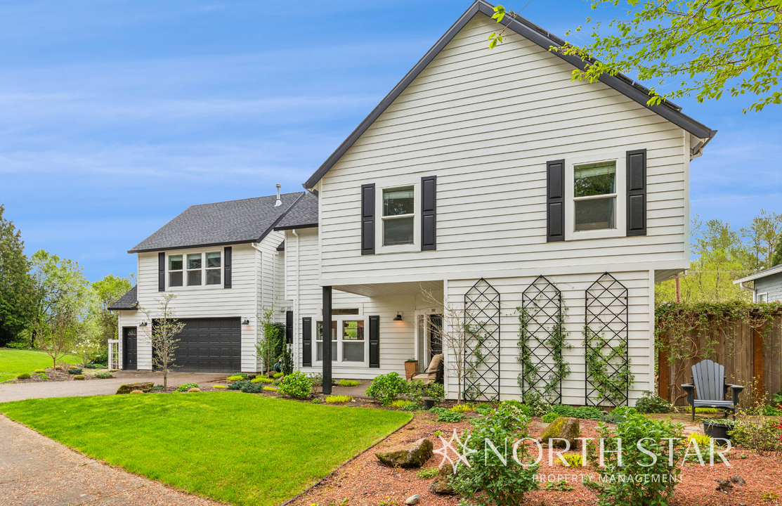 2050 Leslies Way in West Linn, OR - Building Photo
