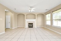 18 E Burberry Cir in The Woodlands, TX - Building Photo - Building Photo