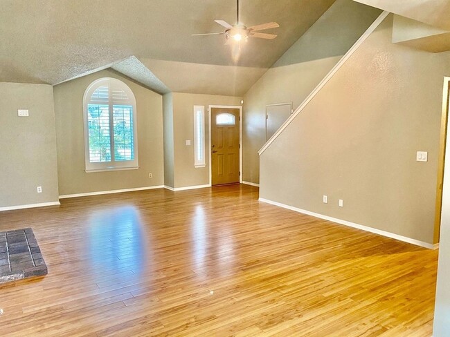 9538 N Barton Ave in Fresno, CA - Building Photo - Building Photo