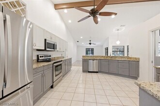 5356 Sycamore Dr in Naples, FL - Building Photo - Building Photo